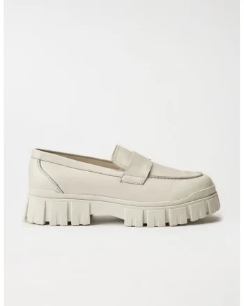 Mocasini uni din piele