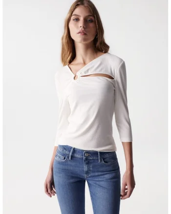 Bluza cu decupaje