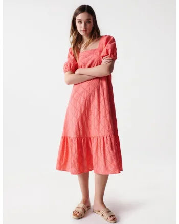 Rochie midi evazata cu model brodat