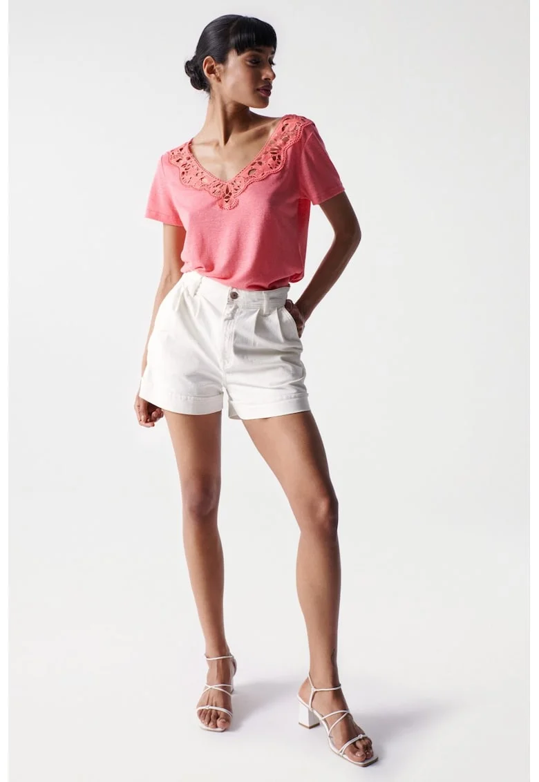 Tricou din amestec de in cu detalii brodate