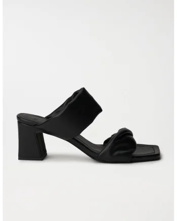 Papuci cu toc masiv din piele ecologica,