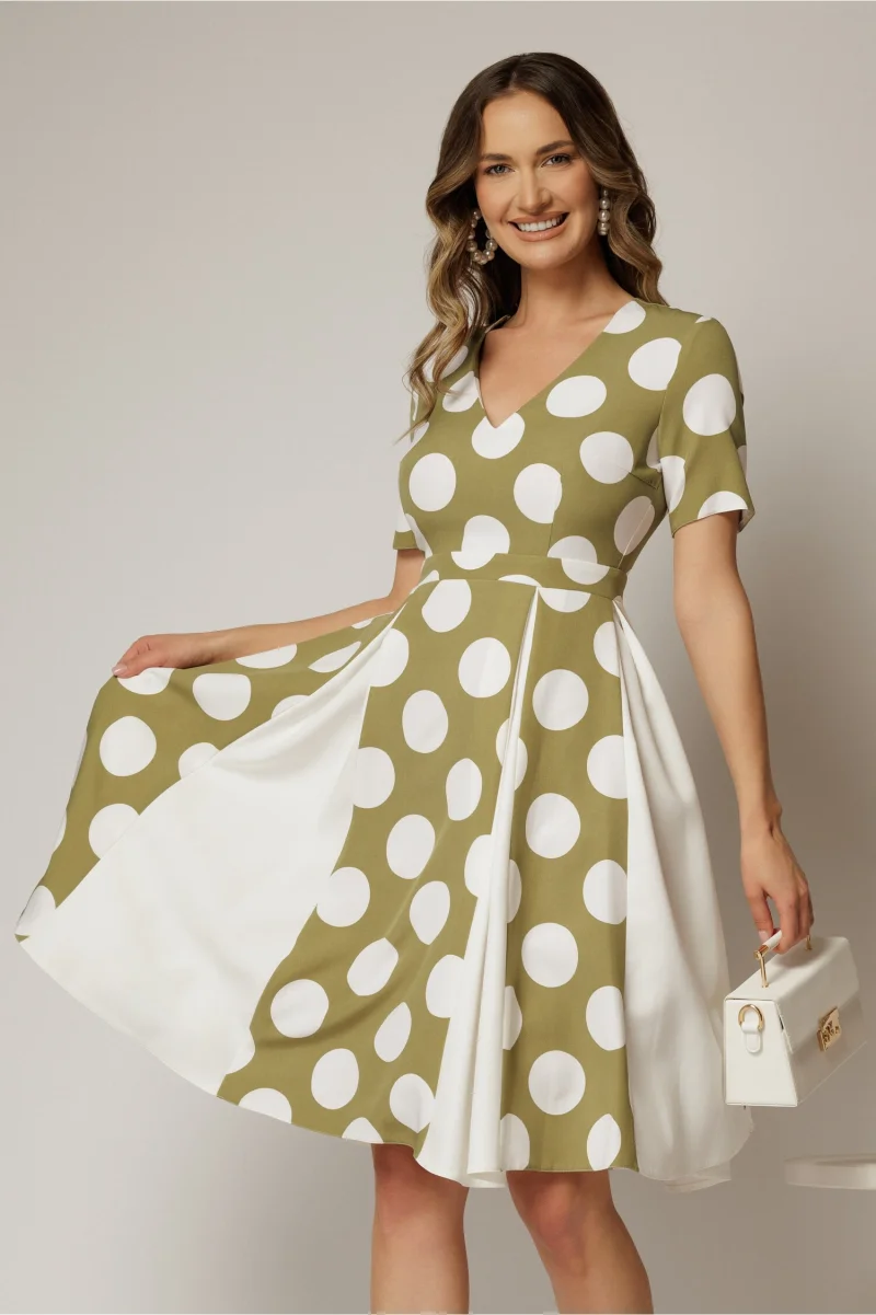 Rochie DY Fashion verde cu buline mari si pliuri ample in contrast