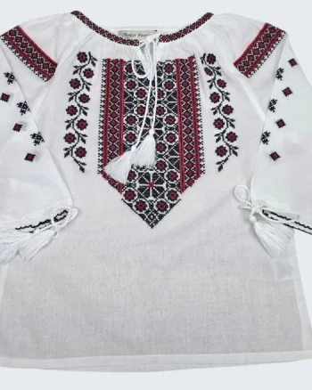 Ie traditionala fetite Mirela