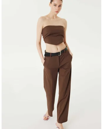 Pantaloni drepti cu o curea, Maro inchis
