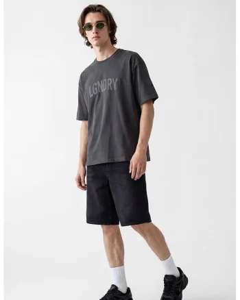 Tricou cu decolteu la baza gatului si text, Gri inchis