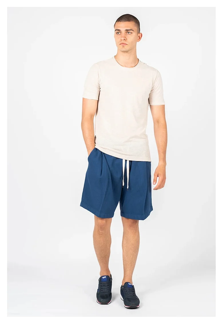 Tricou regular fit uni cu decolteu la baza gatului,