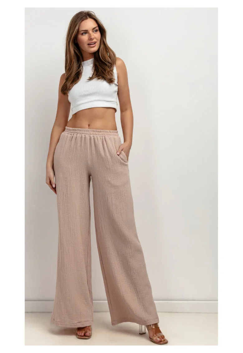 Pantaloni cu croiala ampla si aspect texturat