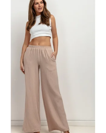 Pantaloni cu croiala ampla si aspect texturat