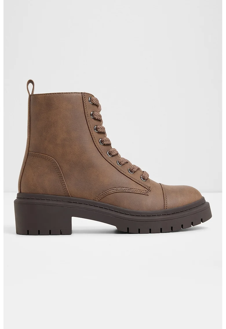Bocanci din piele ecologica cu aplicatie cap-toe Goer, Maro