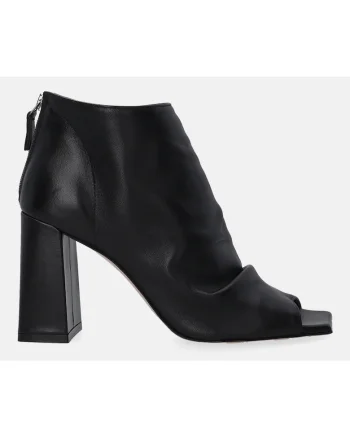 Botine din piele cu toc