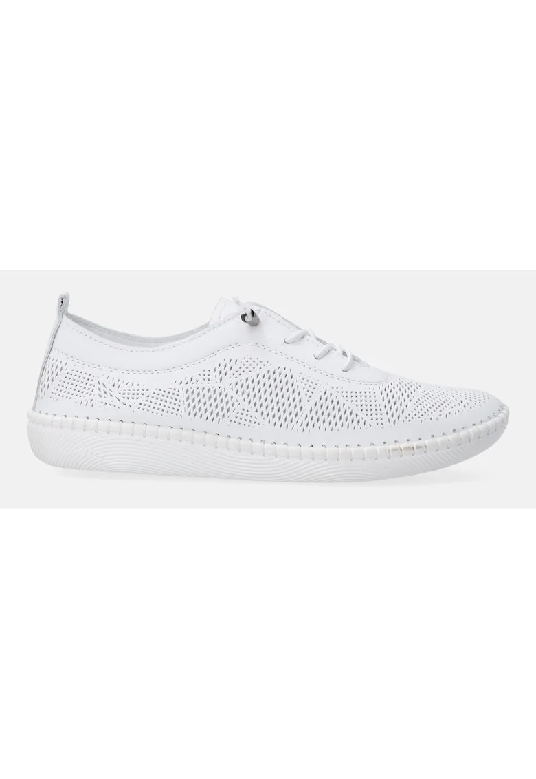 Pantofi de piele cu detalii perforate