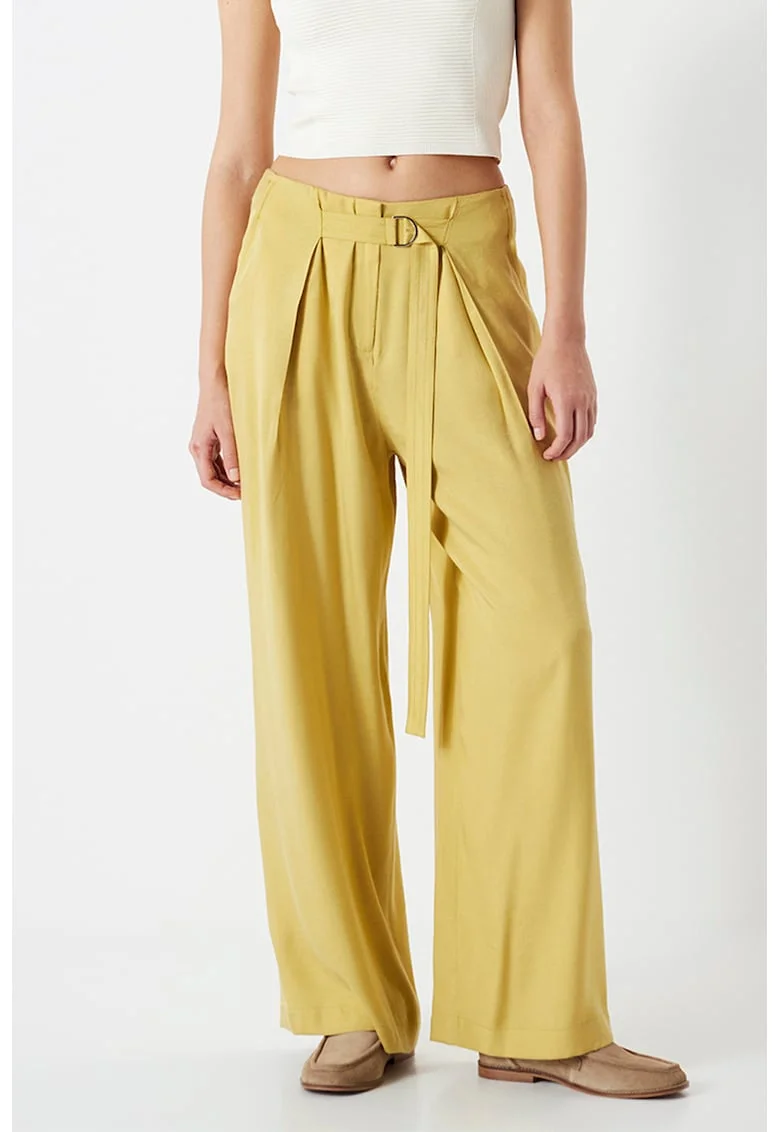 Pantaloni cu croiala ampla si o curea, Galben mustar