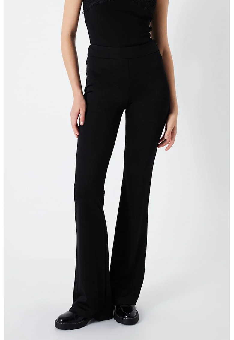 Pantaloni uni evazati, Negru