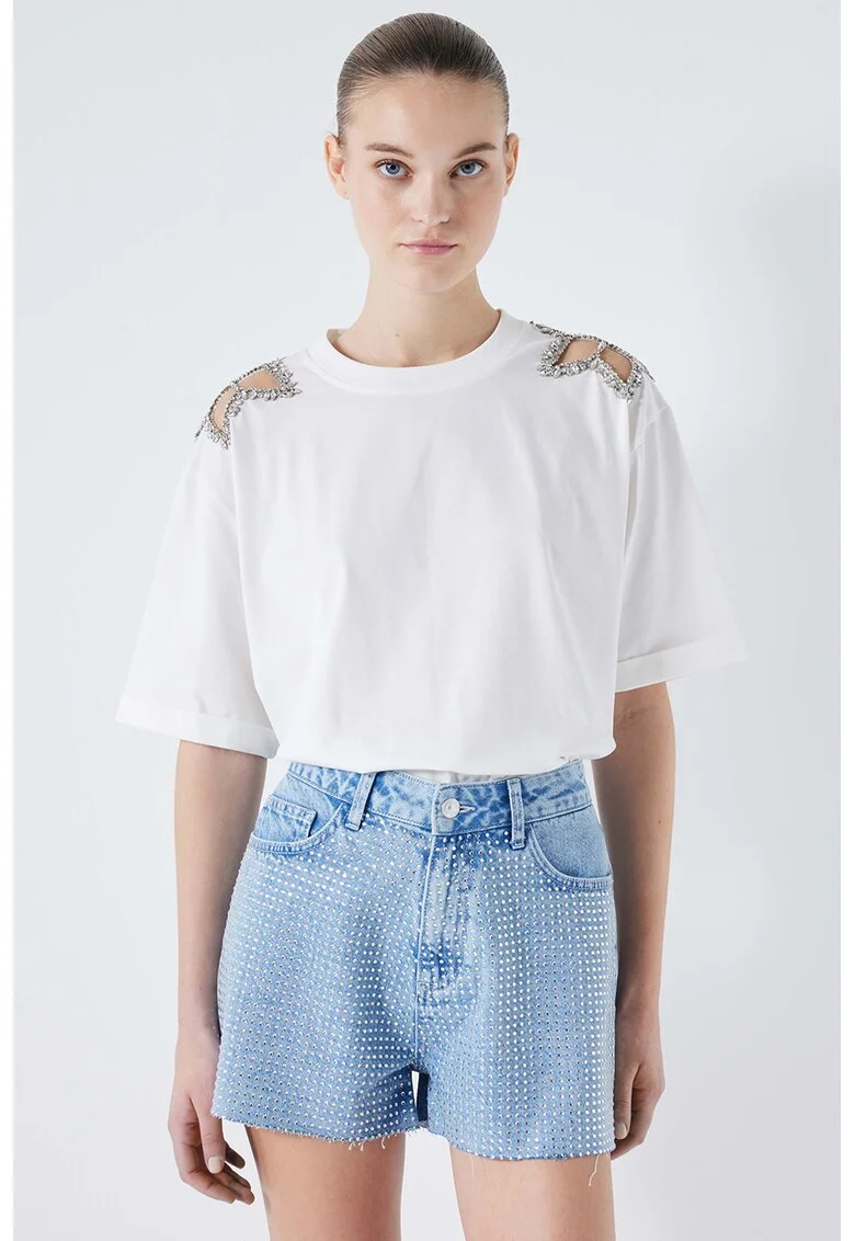 Pantaloni scurti de denim cu aplicatii de strasuri, Albastru deschis/Argintiu