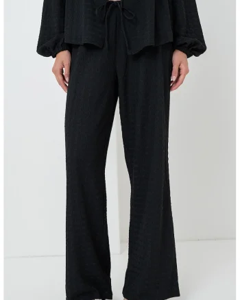Pantaloni tricotati cu croiala ampla si snururi, Negru