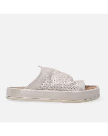 Papuci flatform din piele cu design perforat