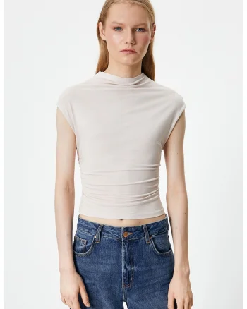Tricou slim fit cu decolteu la baza gatului, Alb fildes