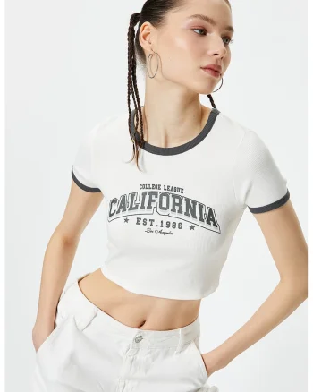 Tricou crop cu imprimeu, Alb/Gri inchis