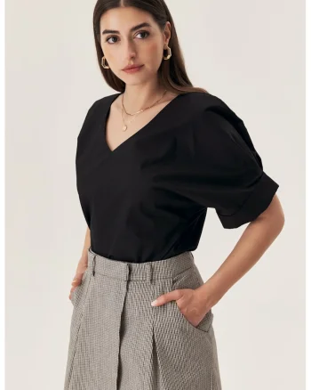 Bluza cu decolteu in V si maneci medii, Negru