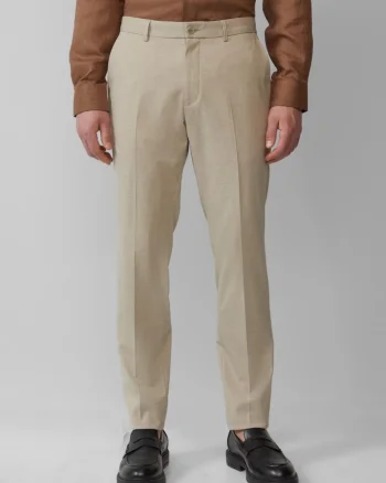 Pantaloni costum barbati cu model fin si croiala Regular Fit, Maro