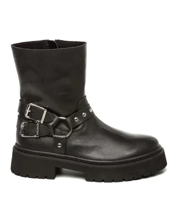 Ghete de piele, Negru