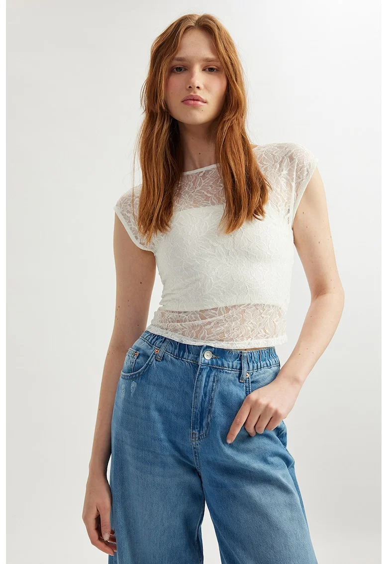 Tricou crop cu strat exterior din dantela, Alb optic
