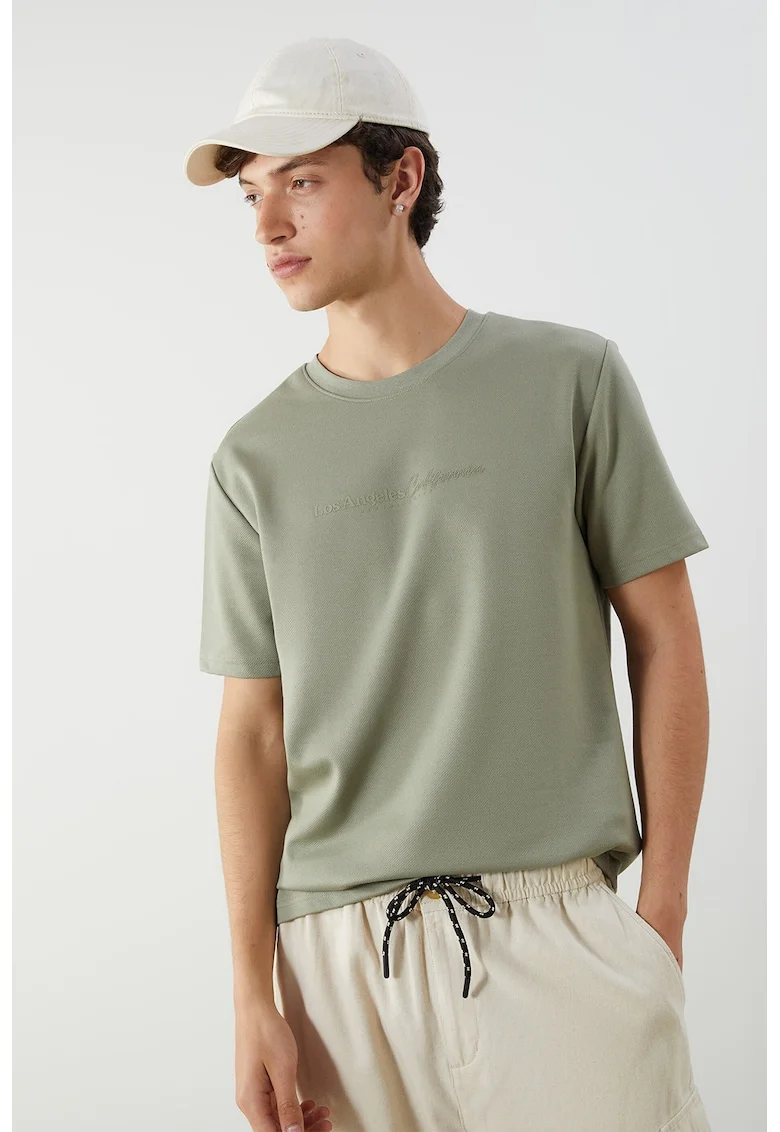 Tricou cu decolteu la baza gatului si imprimeu text, Kaki