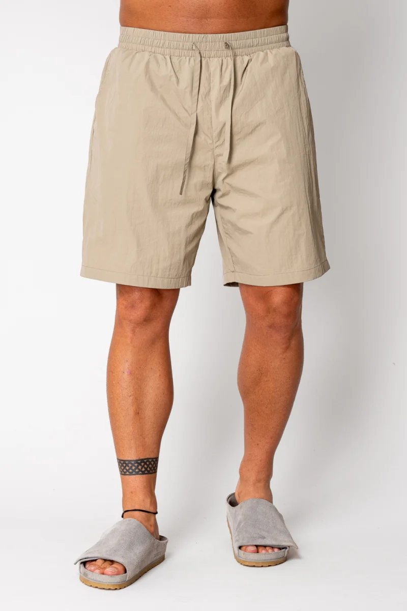 Pantaloni scurti din fas Taupe