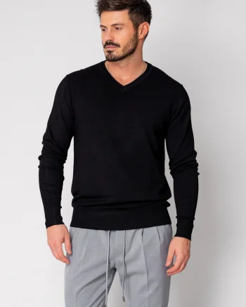 Pulover cu V cut Black