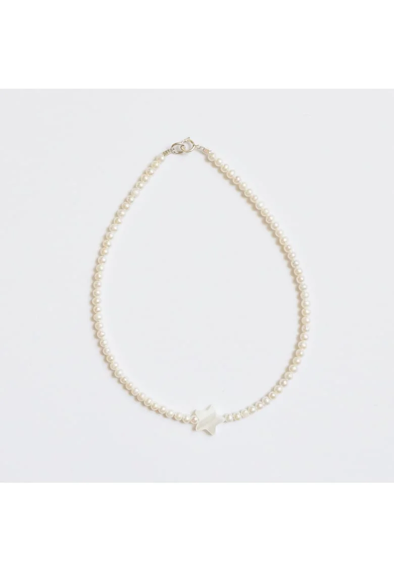 Bratara glezna, handmade, realizata din perle de cultura, stea sidef si accesorii argint925