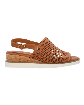 Sandale wedge din piele cu model perforat