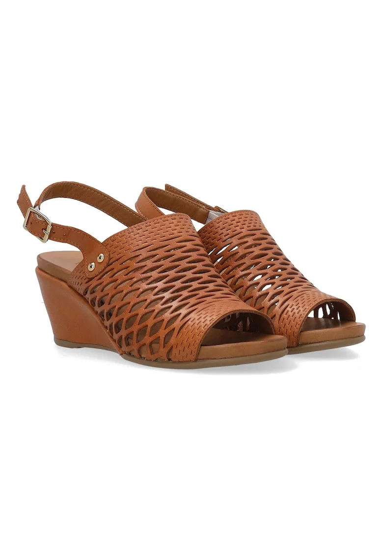 Sandale wedge cu bareta si perforatii decorative
