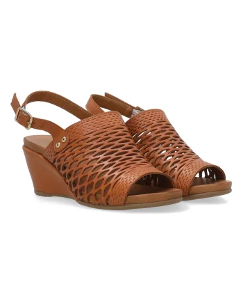 Sandale wedge cu bareta si perforatii decorative