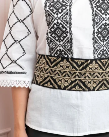 Brau traditional negru cu motiv geometric auriu Dorina