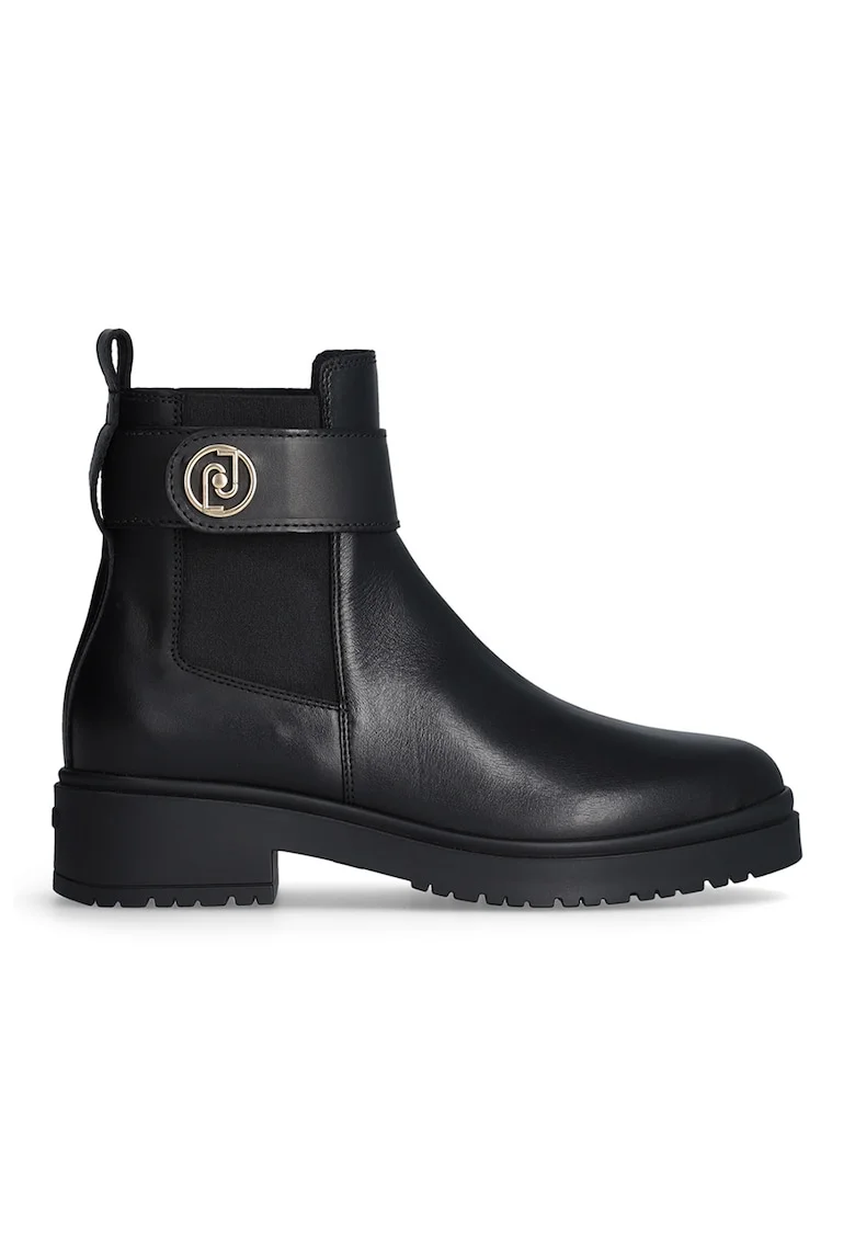Ghete de piele cu toc masiv, Negru