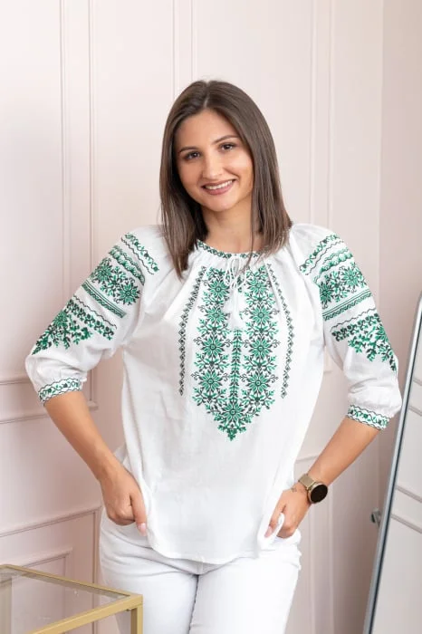 Bluza tip ie alba cu motiv floral verde Ecaterina