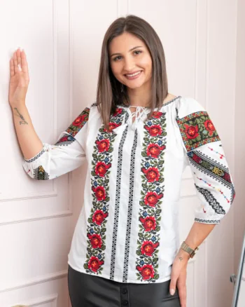Bluza tip ie alba cu motiv floral rosu Floarea