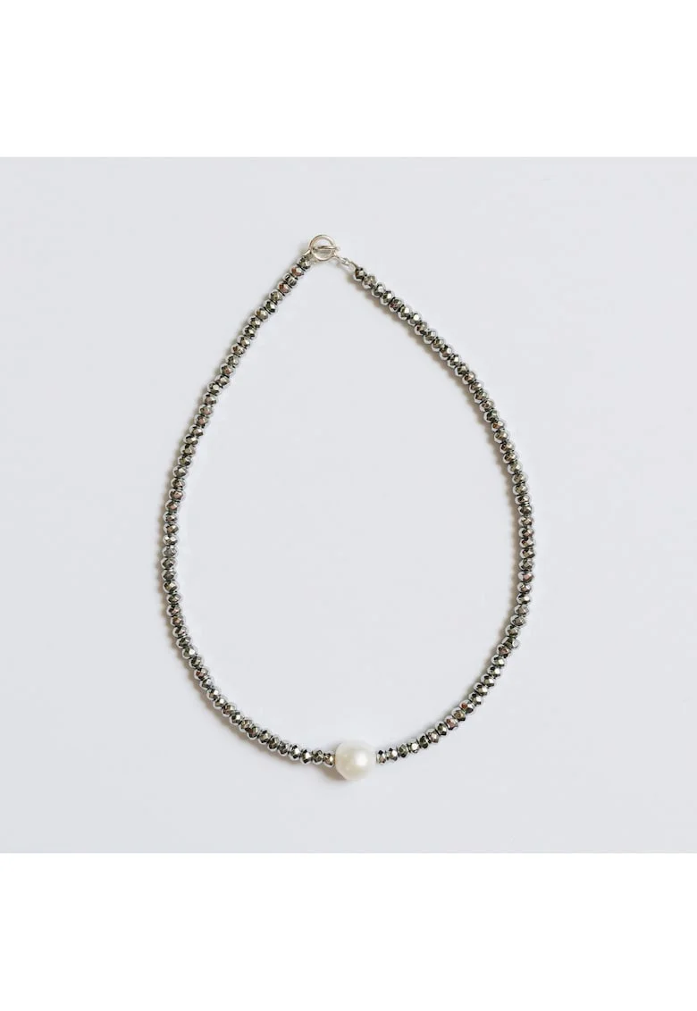 Bratara glezna, handmade, realizata din hematit, perla de cultura, accesorii argint925