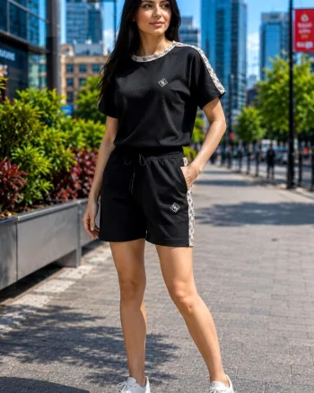 Compleu de dama imprimat Alessa, cu pantaloni scurti si tricou sport, Negru