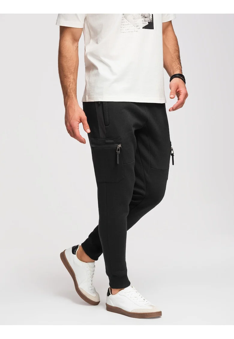 Pantaloni jogger cu buzunare cargo si material elastic, Negru