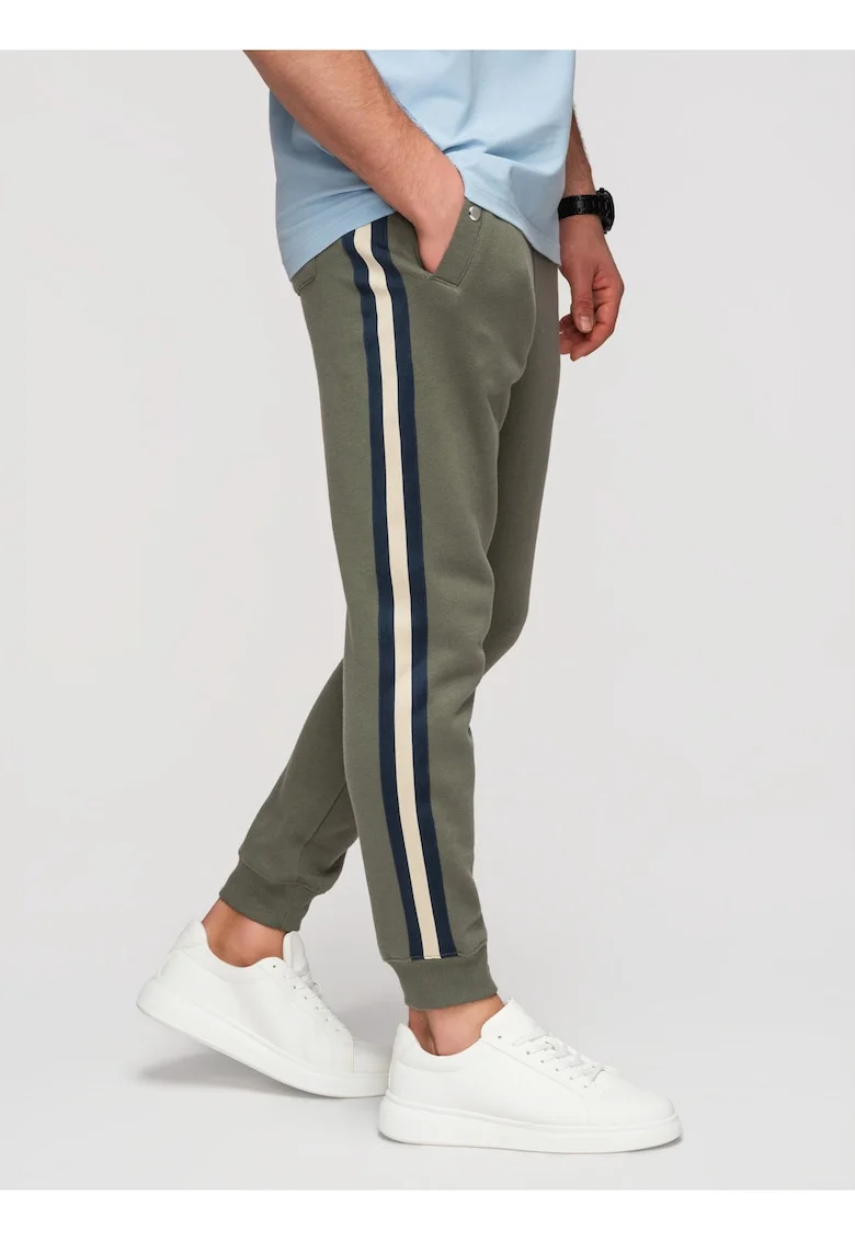 Pantaloni jogger cu elastic si buzunare laterale din material moale, Verde