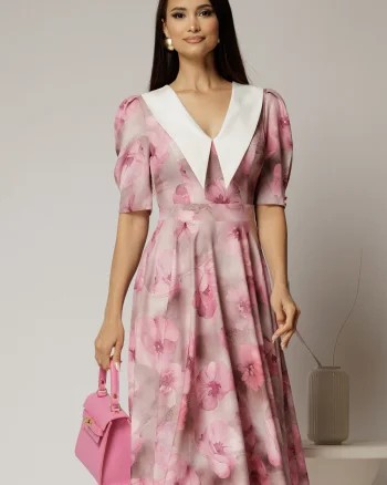 Rochie DY Fashion midi din triplu voal cu print roz si guler ascutit si nasturi la maneci