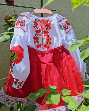 Compleu traditional fetite Miranda