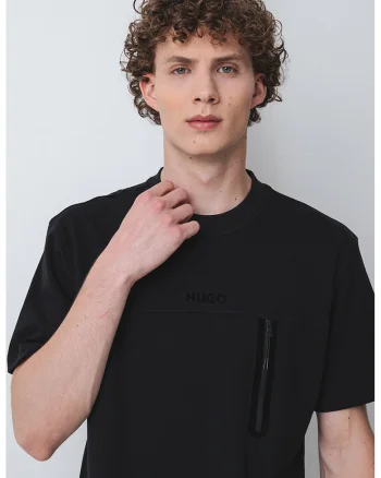 Tricou cu decolteu la baza gatului si maneci cazute, Negru