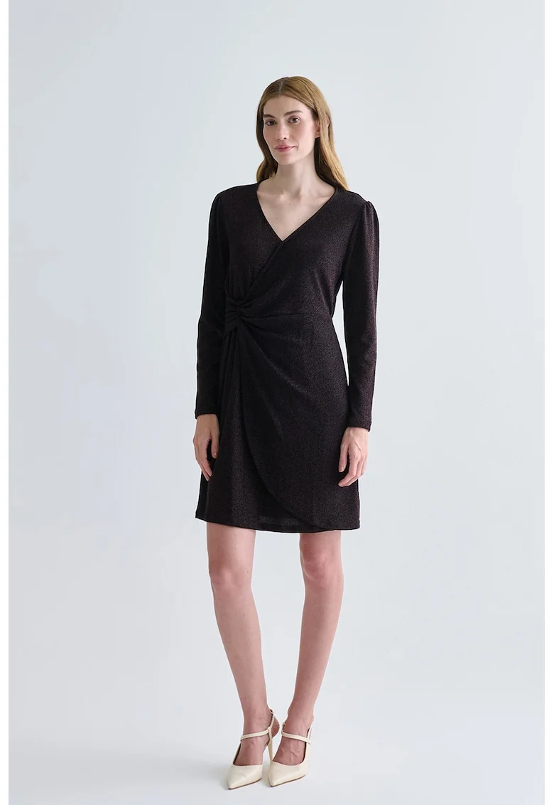 Rochie cu model petrecut si aspect stralucitor