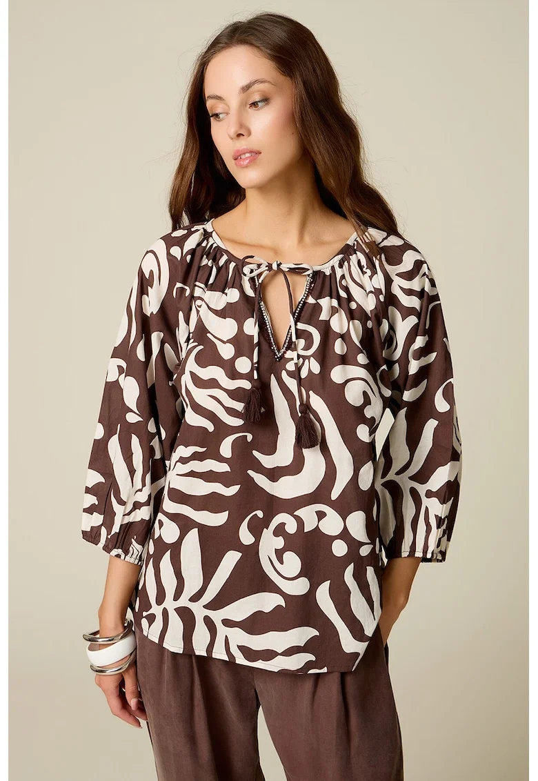 Bluza cu maneci 3/4 si imprimeu grafic, Alb/Maro inchis