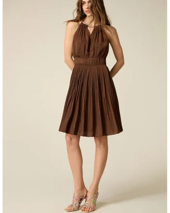 Rochie plisata cu croiala evazata, Maro