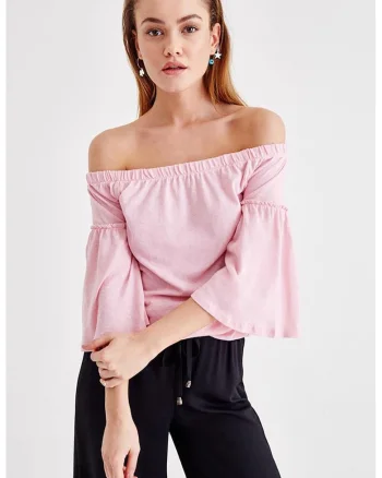 Bluza uni cu decolteu pe umeri, Roz pastel