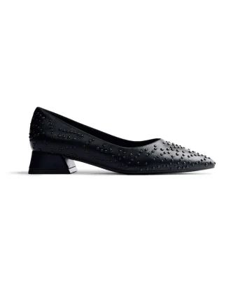 Pantofi de piele ecologica cu varf asuctit si tinte Madelia, Negru