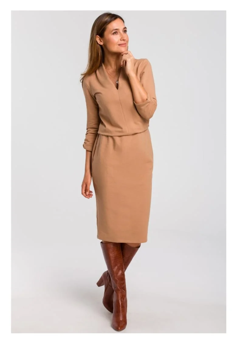 Rochie tricotata cu decolteu - cappuccino,